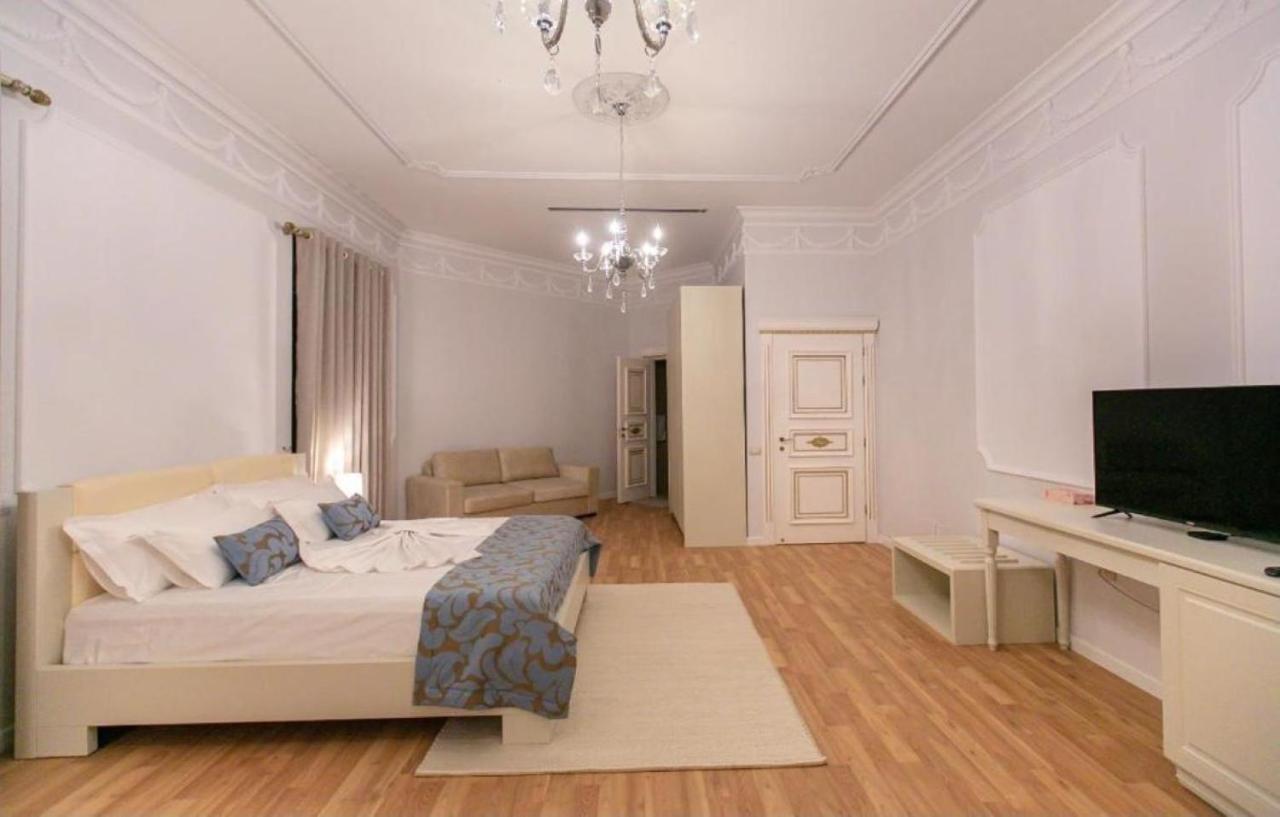 Vila Ferdinand Modern Rooms In Tirana'S Center Bagian luar foto