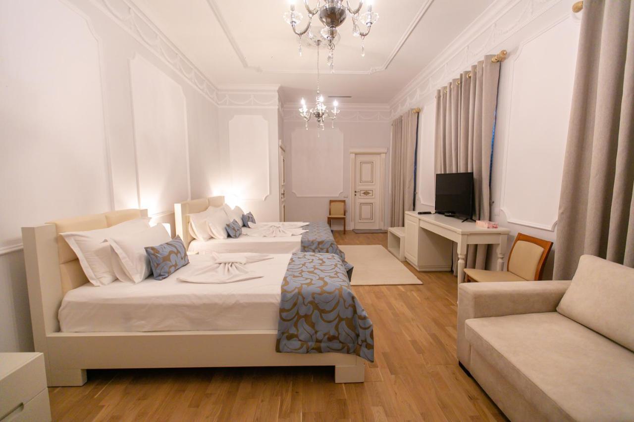 Vila Ferdinand Modern Rooms In Tirana'S Center Bagian luar foto